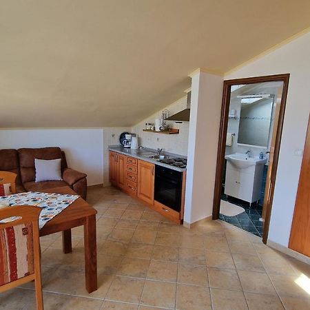 Haus Anica Apartment Rab Town Exterior foto