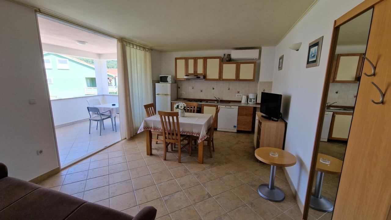 Haus Anica Apartment Rab Town Exterior foto