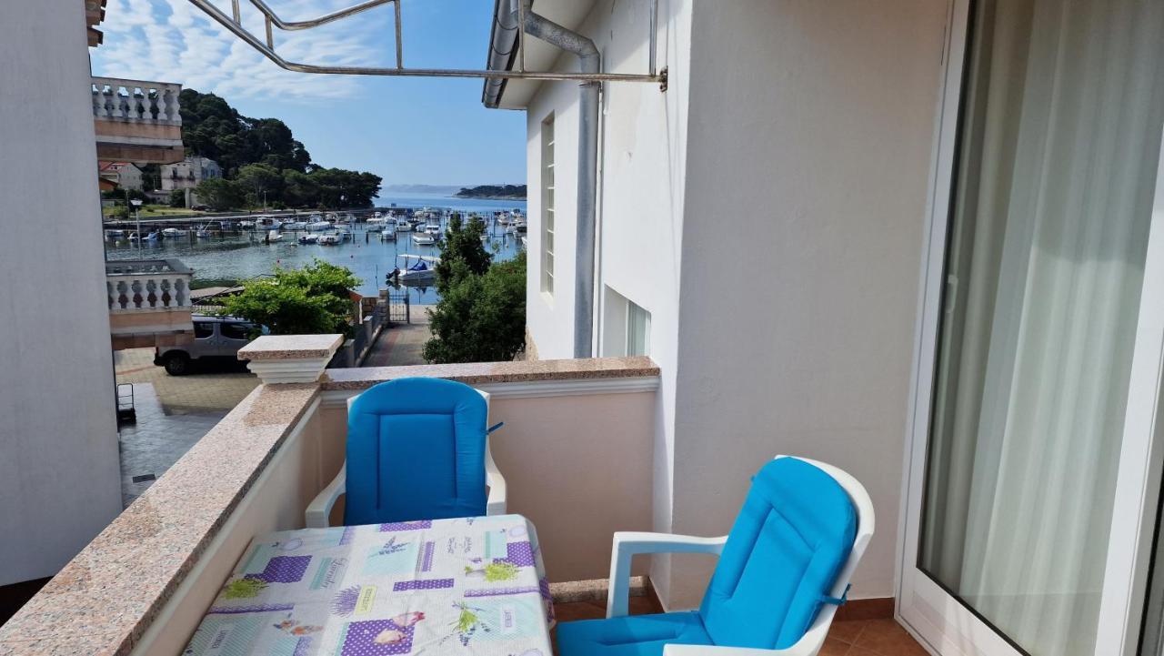 Haus Anica Apartment Rab Town Exterior foto