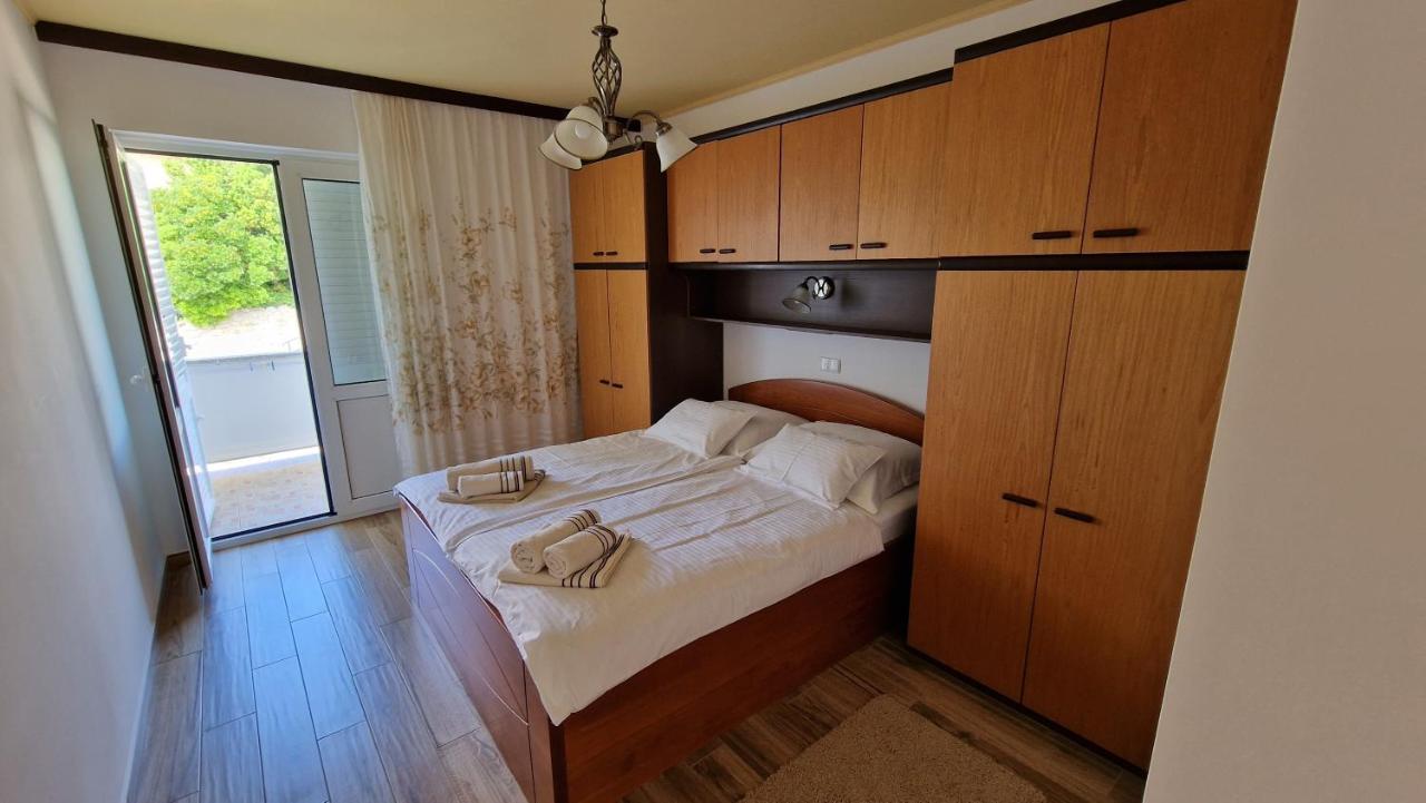Haus Anica Apartment Rab Town Exterior foto