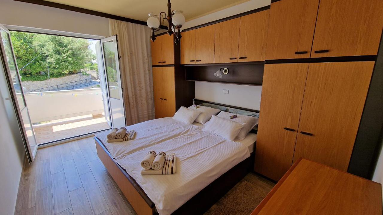 Haus Anica Apartment Rab Town Exterior foto