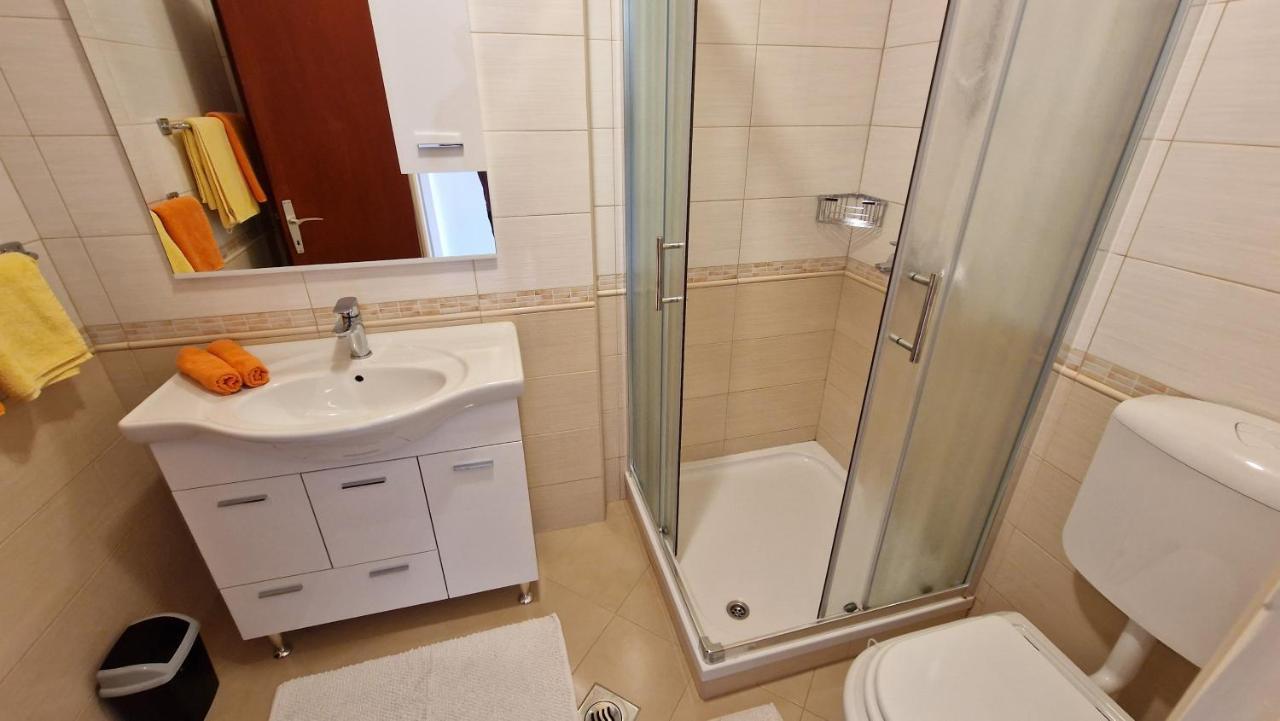 Haus Anica Apartment Rab Town Exterior foto