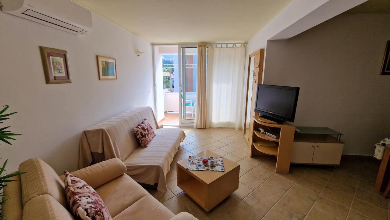 Haus Anica Apartment Rab Town Exterior foto